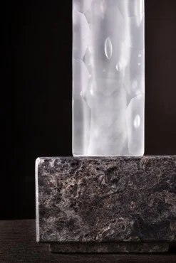 Weißer Iced Skyline Kerzenhalter von Aina Kari