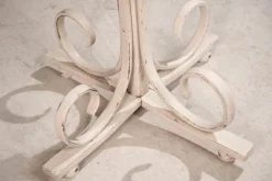 Weißer Shabby Garderobenständer aus dem 20. Jh. von Thonet, 1920er