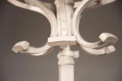 Weißer Shabby Garderobenständer aus dem 20. Jh. von Thonet, 1920er