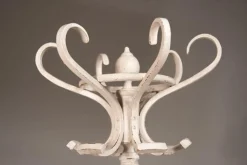Weißer Shabby Garderobenständer aus dem 20. Jh. von Thonet, 1920er