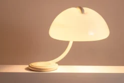 Weiße Serpente Tischlampe von Elio Martinelli, 1960er
