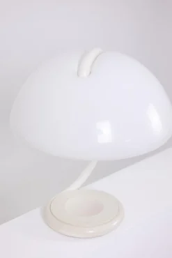 Weiße Serpente Tischlampe von Elio Martinelli, 1960er