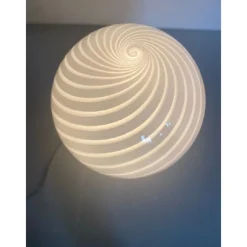 Weiße Spiral Tischlampe aus Muranoglas von Simoeng