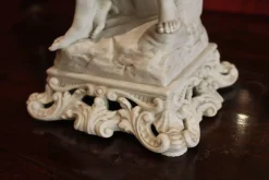 Weißes Porzellan Gruppe von männlichen und weiblichen Figuren, Ende 19. Jh. von Capodimonte, 1890er