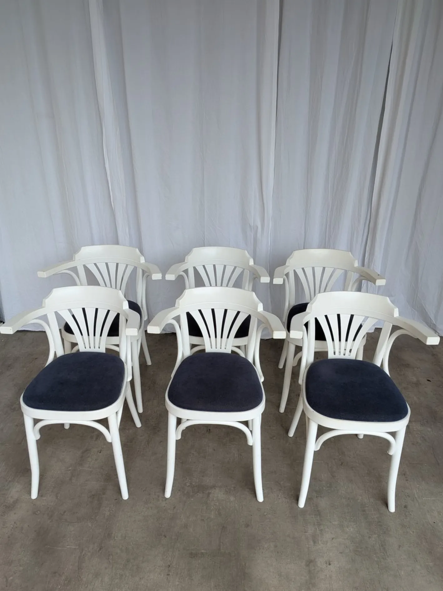 Weiße Vintage Esszimmerstühle aus Bugholz mit blauen Stoffsitzen, 1970er, 6er Set