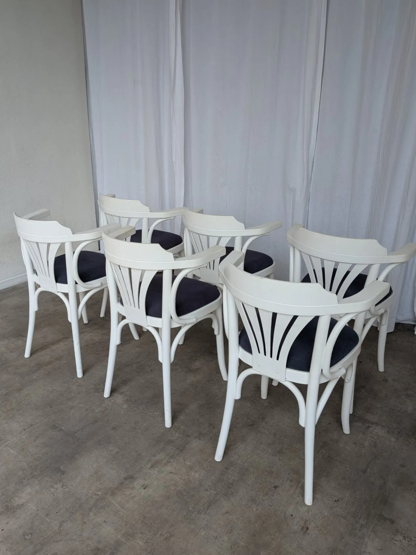 Weiße Vintage Esszimmerstühle aus Bugholz mit blauen Stoffsitzen, 1970er, 6er Set