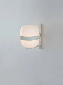 Weiße Wally Wandlampe von Miguel Milá