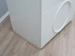 Weiß lackierter italienischer Space Age Kleiderschrank von F.lli Proserpio, 1960er