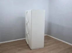 Weiß lackierter italienischer Space Age Kleiderschrank von F.lli Proserpio, 1960er