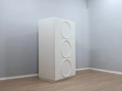 Weiß lackierter italienischer Space Age Kleiderschrank von F.lli Proserpio, 1960er