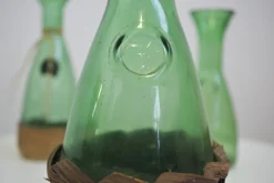 Weinkaraffe aus grünem grünem Glas, 1950er, 4er Set