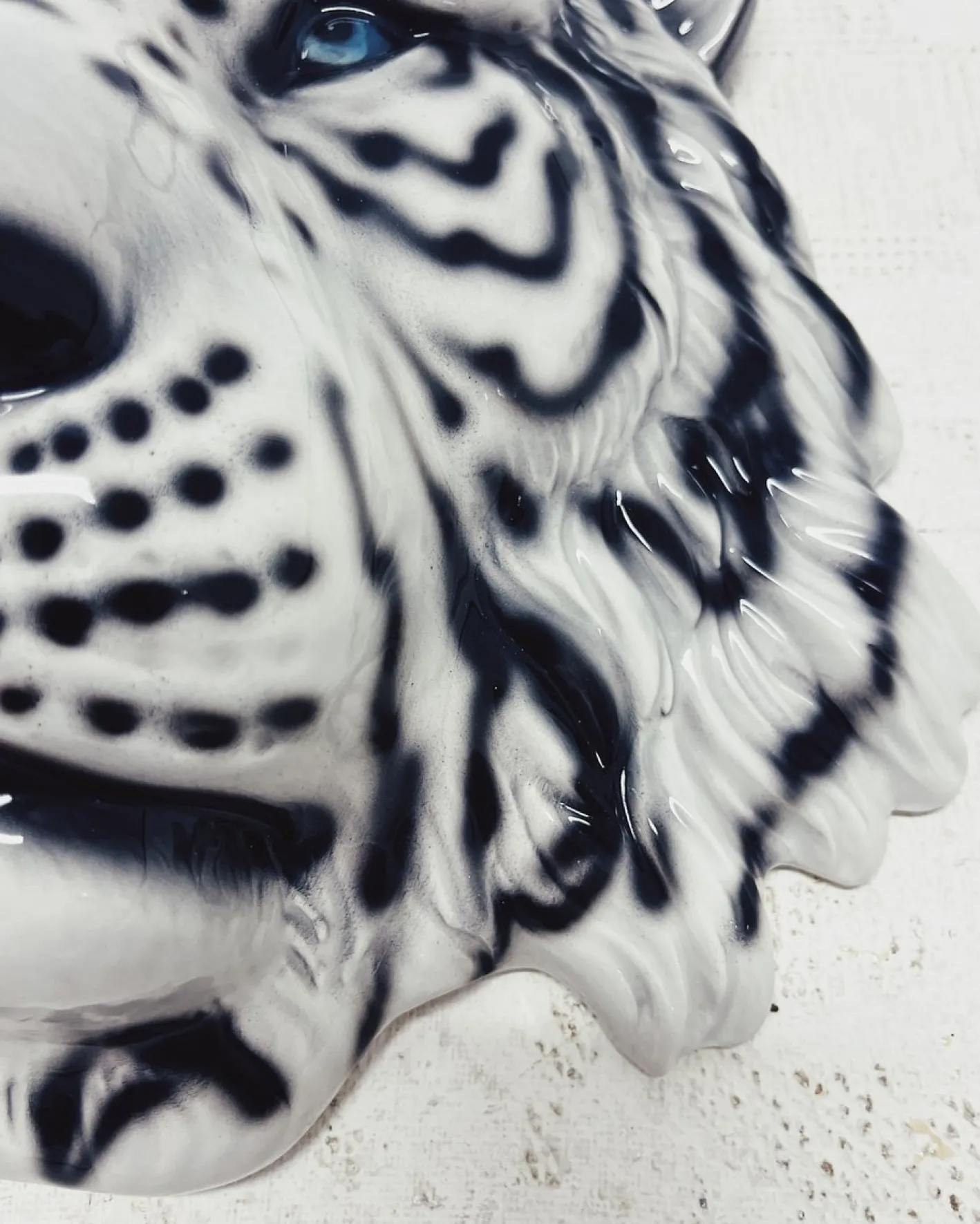 White Tiger Wandmaske von Ceramiche Boxer
