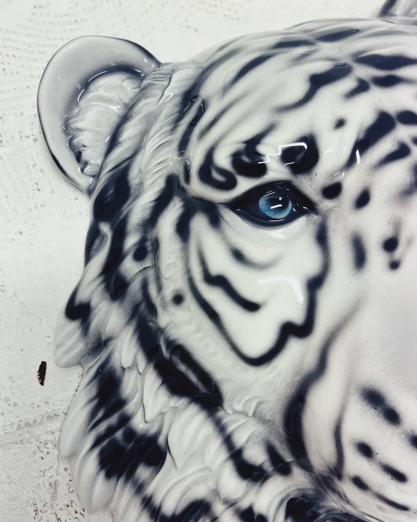 White Tiger Wandmaske von Ceramiche Boxer