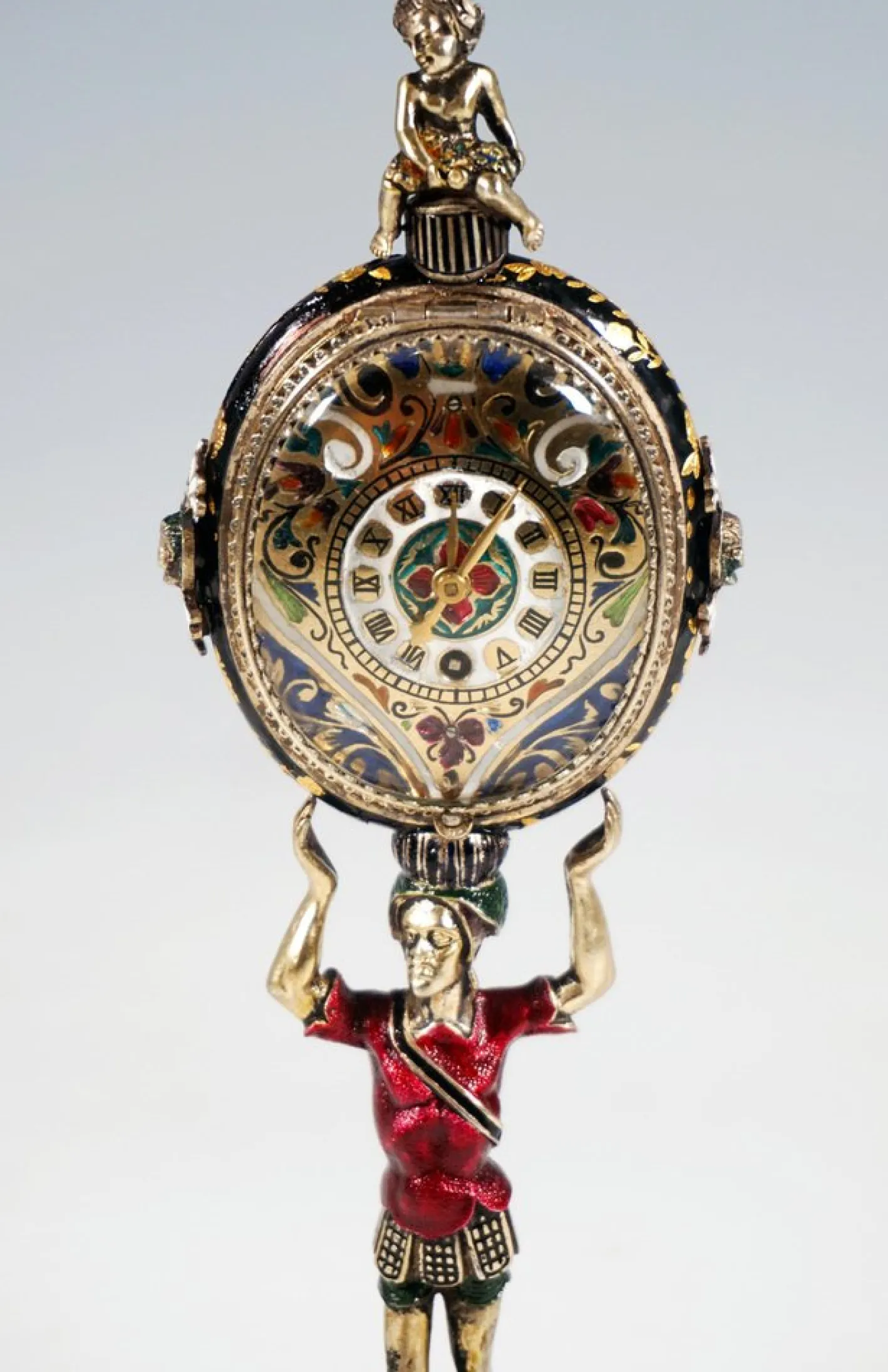 Wiener Tischuhr aus silberner Emaille, 1880