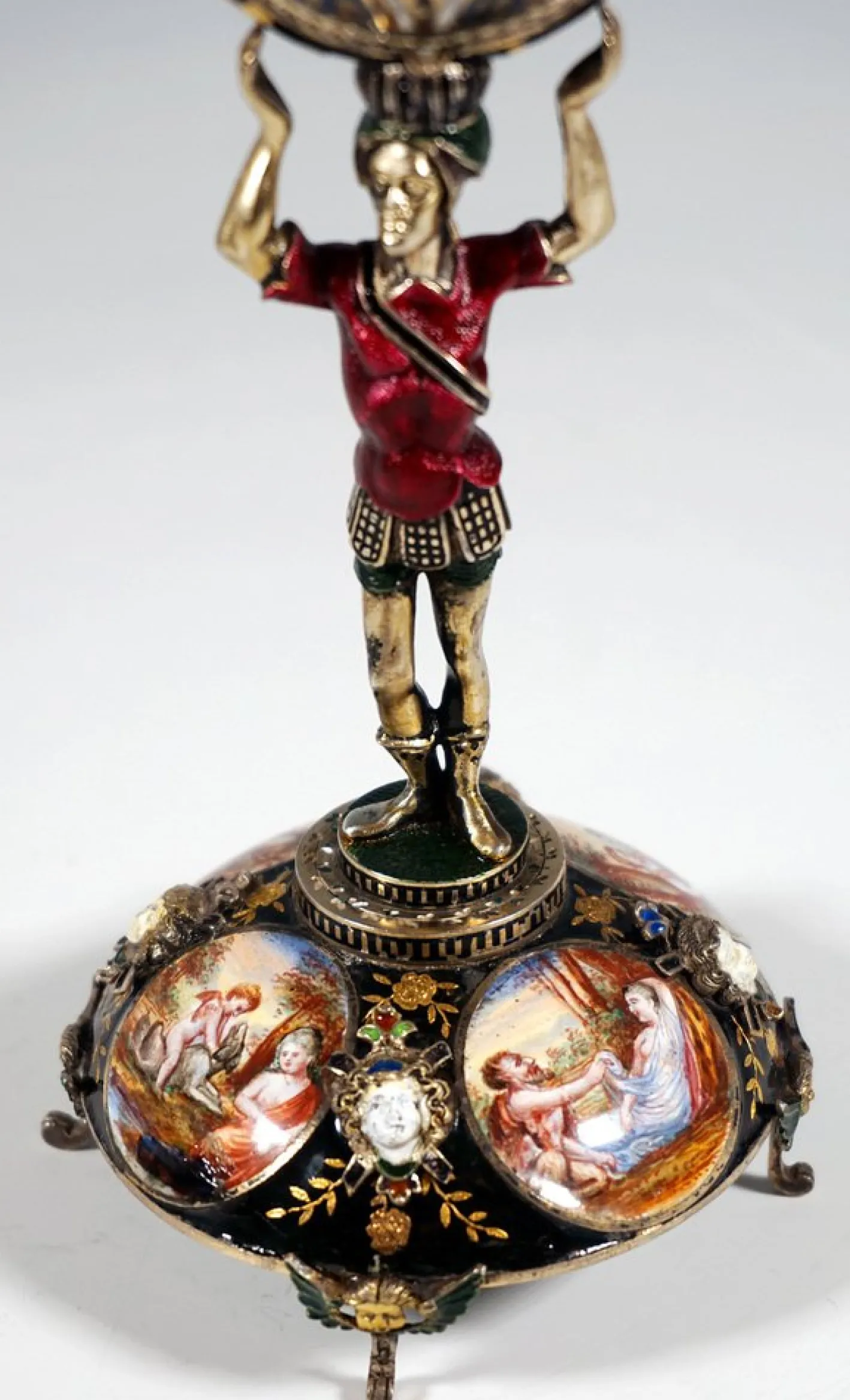 Wiener Tischuhr aus silberner Emaille, 1880