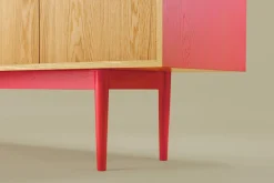 Xoxo Hug Sideboard von Phormy