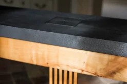 Yuugen N°3 Konsolentisch von Atelier Villard, 2017