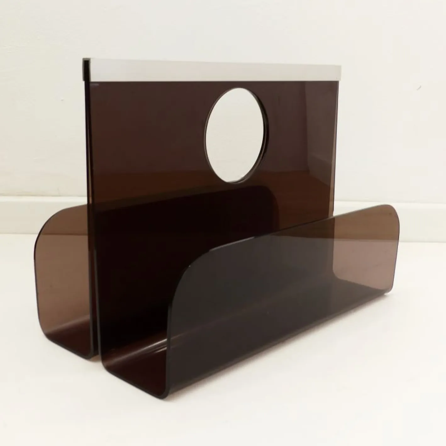 Zeitschriftenständer aus Acrylglas von Michel Dumas für Roche Bobois, 1970er