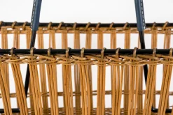 Zeitschriftenständer aus genietetem Leder & Rattan von Jacques Adnet, 1950er