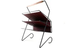 Zeitschriftenständer aus Leder und Metall