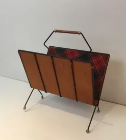 Zeitschriftenständer aus schwarz lackiertem Metall & Leder mit Fliesenbezügen