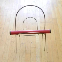 Zeitungsständer aus Messing mit rotem Leder