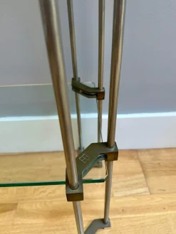 Zweistufiger Konsolentisch aus Messing & Glas von Peter Ghyczy, 1970